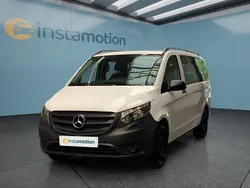 Weiß Gebraucht 2022 Mercedes Vito Van / Kleinbus | 40.899 € (Teuer)