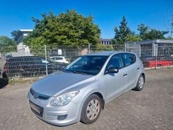 Silber Gebraucht 2009 Hyundai i30 Classic Limousine | 1.350 € (Superpreis)