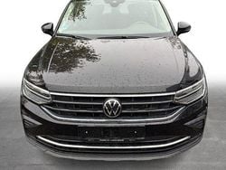 Deep black perleffekt Gebraucht 2024 VW Tiguan Move SUV | 29.990 € (Guter Preis)