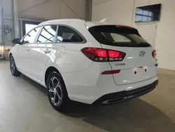 Serenity white / mic Gebraucht 2024 Hyundai i30 Advantage | 24.860 € (Fairer Preis)