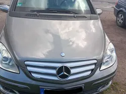 Grau Gebraucht 2009 Mercedes B200 Edition Van / Kleinbus | 3.000 € (Superpreis)
