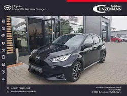 Mysticschwarz mica Gebraucht 2021 Toyota Yaris Hybrid Basis Limousine | 17.850 € (Fairer Preis)