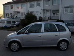 Silber Gebraucht 2010 Opel Meriva Van / Kleinbus | 2.700 € (Fairer Preis)