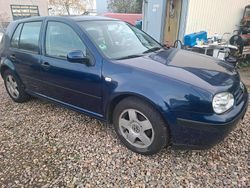 Blau Gebraucht 2003 VW Golf IV Limousine | 1.500 € (Fairer Preis)