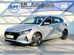 Silber Gebraucht 2023 Hyundai i20 Trend Kleinwagen | 16.990 €