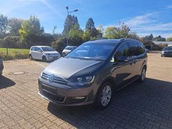 Grau Gebraucht 2015 VW Sharan Life Van / Kleinbus | 8.150 €
