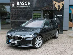 Ebony schwarz metallic Neu 2024 Skoda Superb Kombi | 37.950 € (Superpreis)