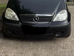 Schwarz Gebraucht 2000 Mercedes A140 Avantgarde Kleinwagen | 1.000 € (Fairer Preis)