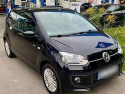 Schwarz Gebraucht 2015 VW up! Cup Kleinwagen | 6.850 € (Fairer Preis)