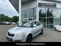 Silber Gebraucht 2009 Skoda Fabia Ambiente Limousine | 2.950 € (Fairer Preis)