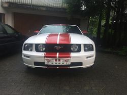 Weiß Gebraucht 2005 Ford Mustang GT Cabrio | 19.900 €