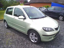 Grün Gebraucht 2006 Mazda 2 Kleinwagen | 1.890 € (Fairer Preis)