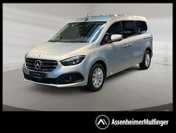 Helvinsilber metallic Neu 2025 Mercedes 180 Limousine | 37.450 € (Teuer)