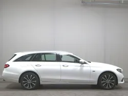 Weiss Gebraucht 2020 Mercedes E300 Avantgarde Kombi | 23.480 € (Superpreis)
