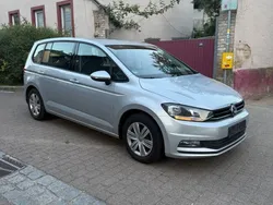 Silber Gebraucht 2016 VW Touran Van / Kleinbus | 9.900 € (Fairer Preis)