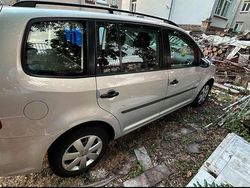 Gebraucht 2011 VW Touran Van / Kleinbus | 8.400 €