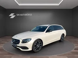 Manufaktur diamantweiss bright Gebraucht 2016 Mercedes E220 Kombi | 27.990 € (Teuer)
