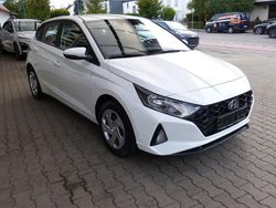 Weiß Gebraucht 2022 Hyundai i20 Limousine | 15.900 € (Fairer Preis)
