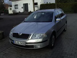 Silber metallic Gebraucht 2005 Skoda Octavia Ambiente Kombi | 10.700 €