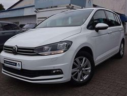 Pure white Gebraucht 2022 VW Touran Comfortline Van / Kleinbus | 24.880 € (Fairer Preis)