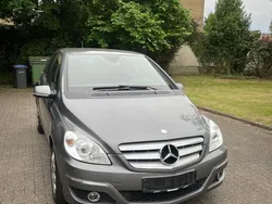 Grau Gebraucht 2009 Mercedes B170 Van / Kleinbus | 4.250 € (Guter Preis)