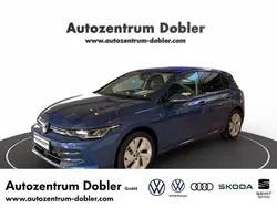 Anemonenblau Gebraucht 2024 VW Golf VIII Life Limousine | 25.660 € (Fairer Preis)