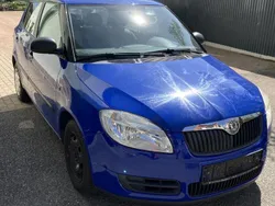 Blau Gebraucht 2009 Skoda Fabia Kleinwagen | 2.495 € (Guter Preis)