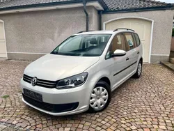 Silber Gebraucht 2011 VW Touran Trendline Van / Kleinbus | 5.490 € (Guter Preis)