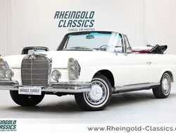 Weiß Gebraucht 1965 Mercedes W111 Cabrio | 134.800 €