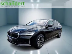 Ebony schwarz metallic Neu 2025 Skoda Superb Selection Kombi | 58.550 €