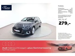 Grau Gebraucht 2024 Audi A3 Sportback Advanced Limousine | 31.740 € (Superpreis)