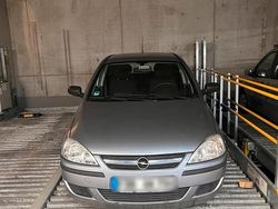 Grau Gebraucht 2004 Opel Corsa Kleinwagen | 2.450 € (Teuer)