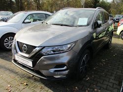 Grau Gebraucht 2020 Nissan Qashqai N-Connecta SUV | 17.770 € (Fairer Preis)