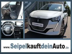 Weiß Gebraucht 2022 Peugeot e-208 Active Kleinwagen | 16.695 € (Fairer Preis)