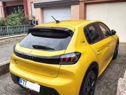 Gelb Gebraucht 2023 Peugeot e-208 GT Kleinwagen | 23.900 € (Fairer Preis)