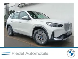 Weiß Gebraucht 2024 BMW iX1 Performance SUV | 40.990 € (Guter Preis)