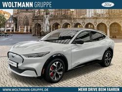 Space white Gebraucht 2022 Ford Mustang Mach-E Premium SUV | 38.199 € (Teuer)
