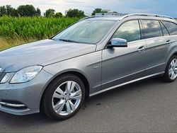 Grau Gebraucht 2011 Mercedes E220 Avantgarde Kombi | 9.900 € (Fairer Preis)