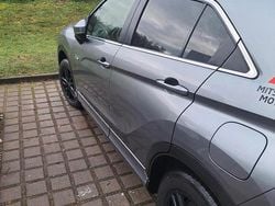 Grau Gebraucht 2022 Mitsubishi Outlander P-HEV SUV | 20.700 € (Superpreis)