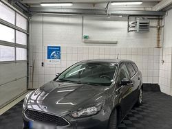 Grau Gebraucht 2018 Ford Focus Kombi | 8.000 € (Superpreis)
