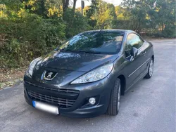 Grau Gebraucht 2013 Peugeot 207 CC Allure Cabrio | 7.500 € (Etwas zu teuer)