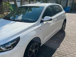 Weiß Gebraucht 2022 Hyundai i30 Limousine | 19.500 € (Fairer Preis)