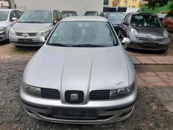 Grau Gebraucht 2004 Seat Leon Limousine | 1.150 € (Guter Preis)