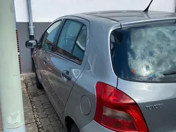 Grau Gebraucht 2007 Toyota Yaris Kleinwagen | 2.850 € (Fairer Preis)