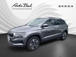 Grau (graphitegrau metallic) Gebraucht 2025 Skoda Karoq Tour SUV | 35.990 € (Fairer Preis)