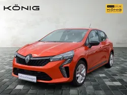 Orange Gebraucht 2024 Renault Clio V Evolution Limousine | 17.915 € (Etwas zu teuer)