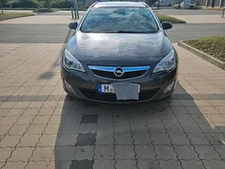 Grau Gebraucht 2011 Opel Astra Kombi | 3.500 € (Fairer Preis)