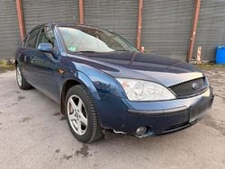 Blau Gebraucht 2003 Ford Mondeo Ghia Limousine | 690 € (Superpreis)