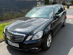 Schwarz Gebraucht 2010 Mercedes E350 Avantgarde Kombi | 7.999 € (Fairer Preis)