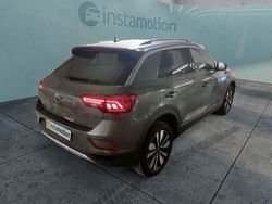 Grau Gebraucht 2024 VW T-Roc IQ Drive SUV | 30.475 € (Fairer Preis)